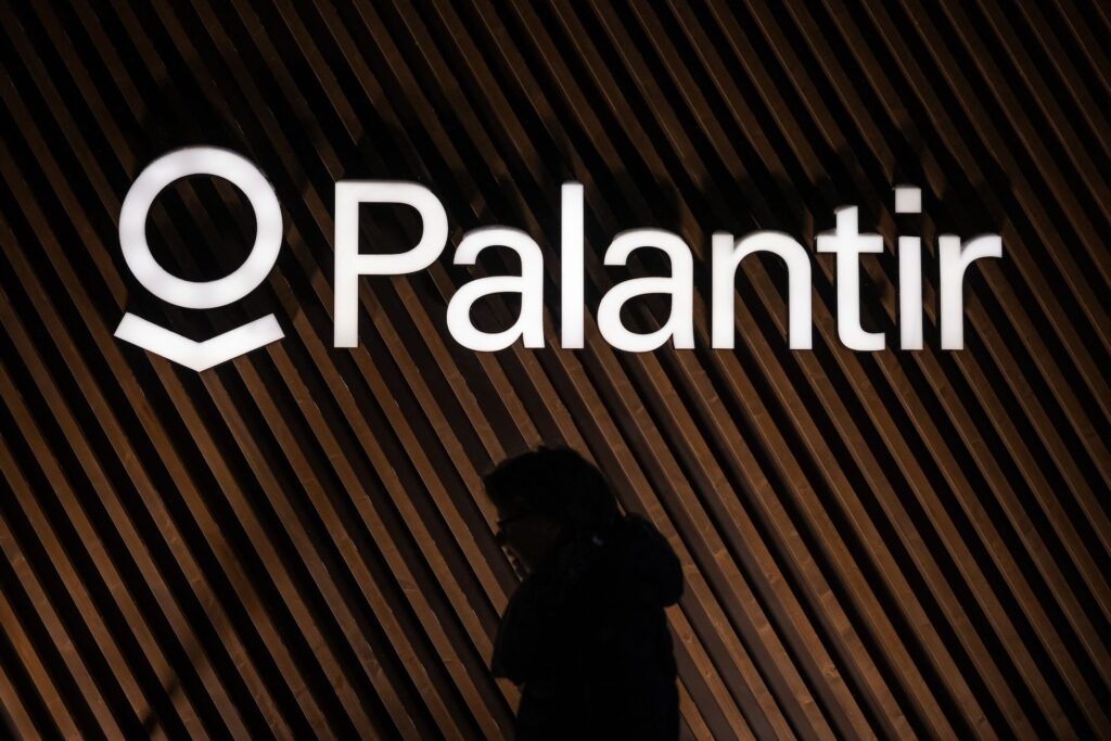 Palantir Technologies corporate logo amid Miami headquarters move and U.S. defense expansion