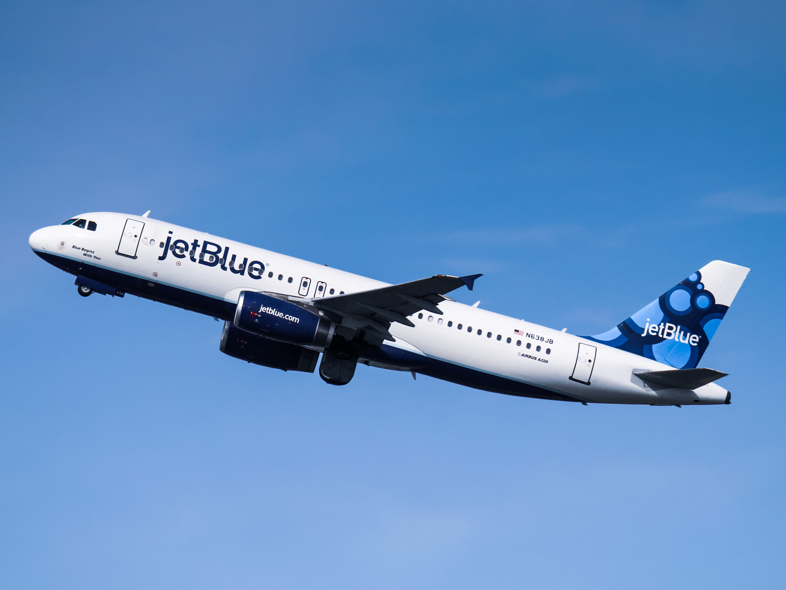 JETBLUE A320 IMAGES IN FLIGHT